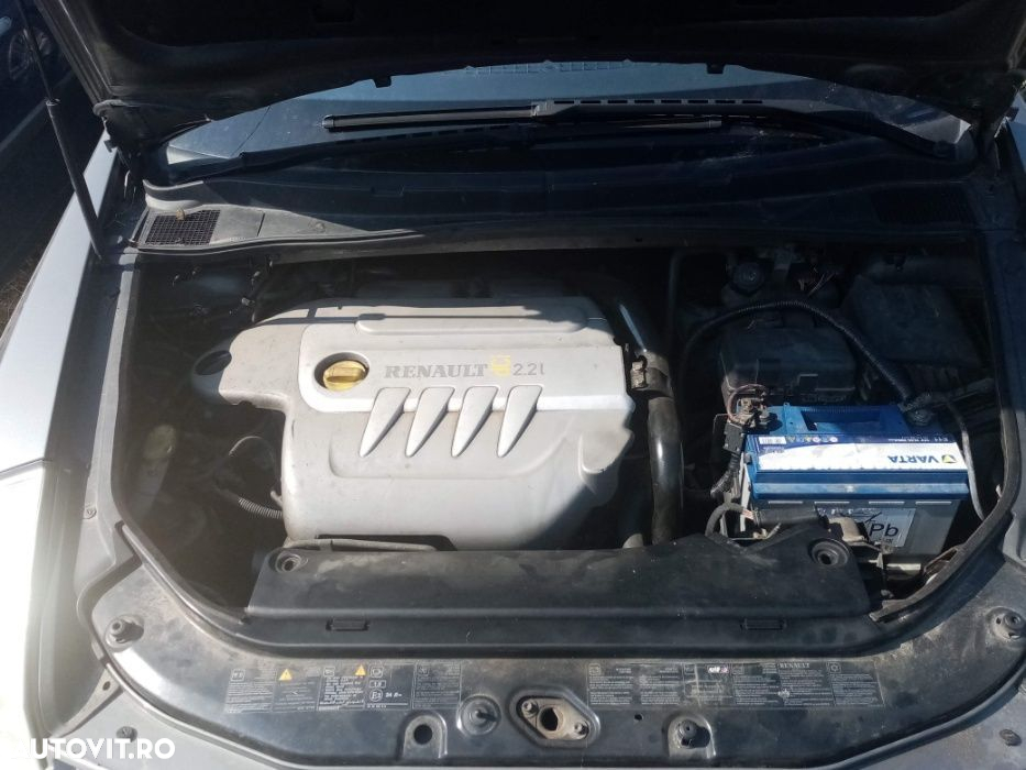 Dezmembrez RENAULT velsatis 2.2 diesel - 6