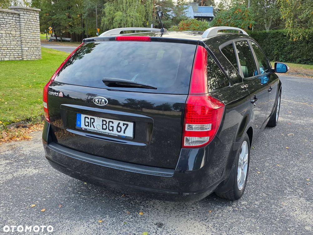 Kia Ceed 2011 photo 4