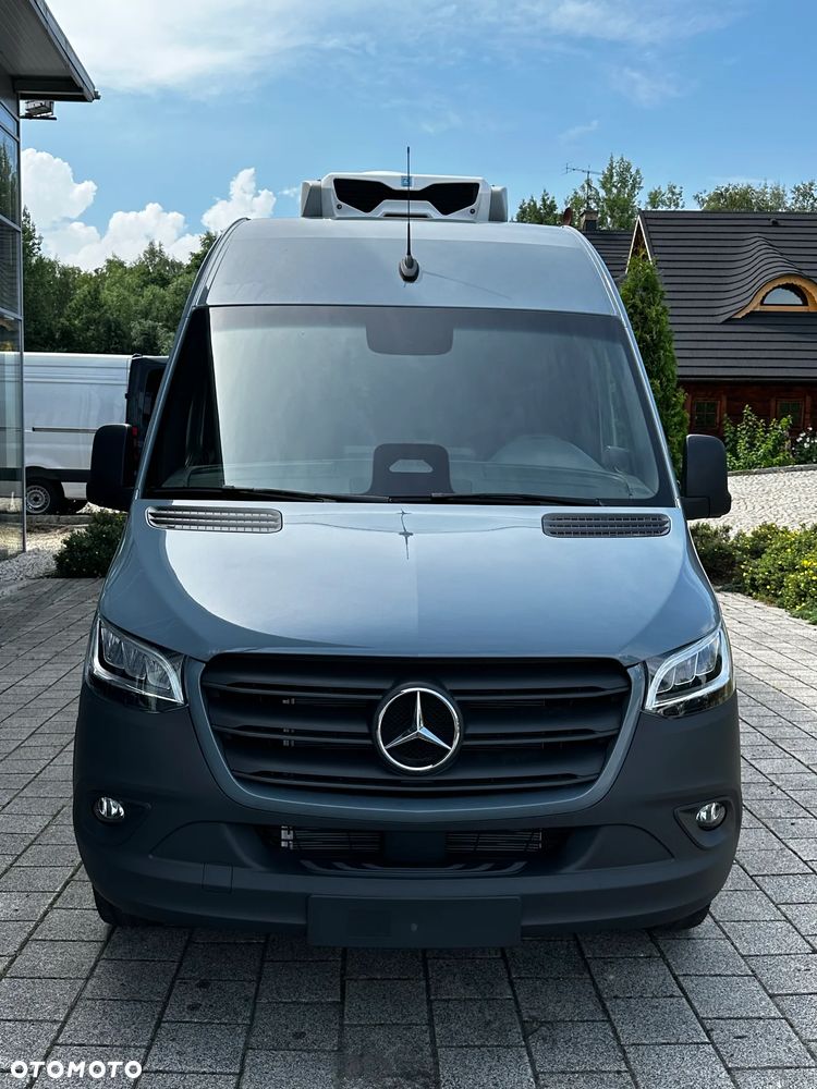 Mercedes-Benz Sprinter - 4
