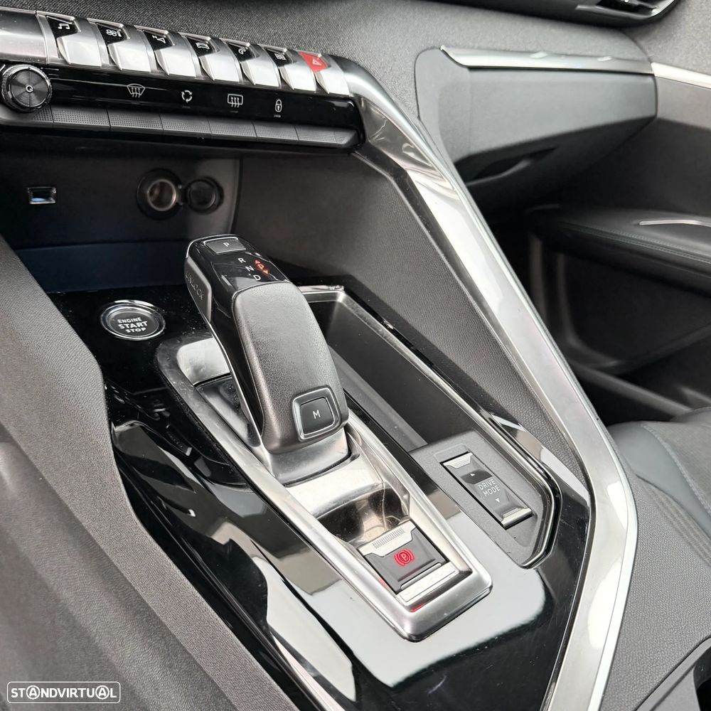 Peugeot 3008 1.5 BlueHDi Allure EAT8 - 21