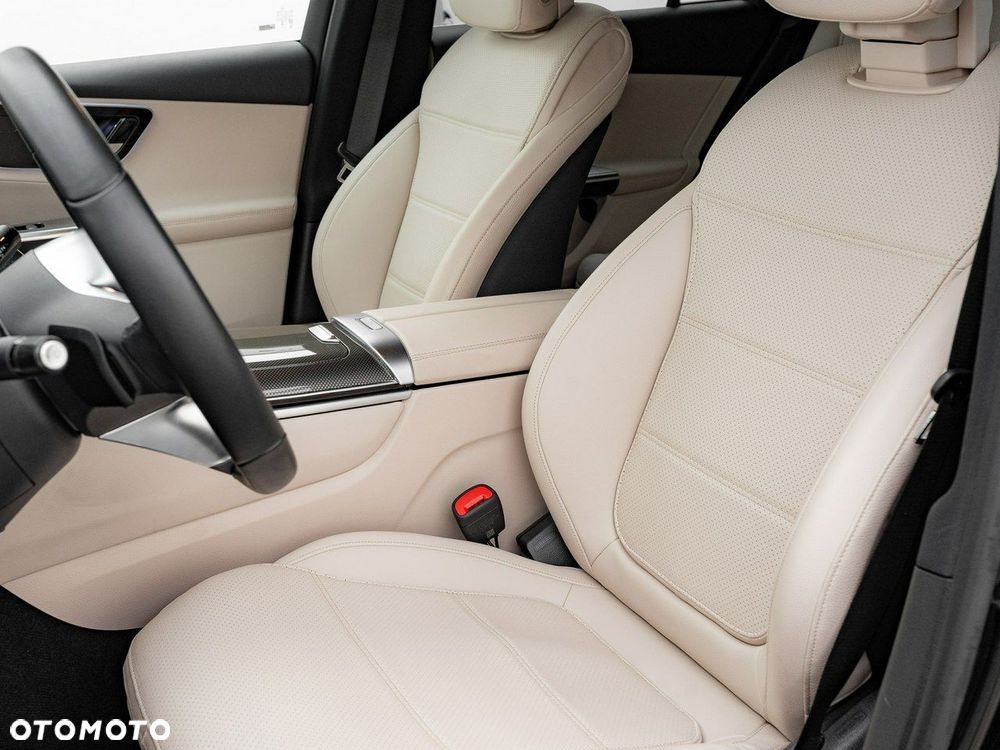 Mercedes-Benz GLC - 14