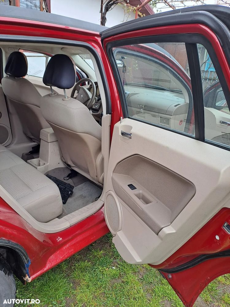 Dodge Caliber - 9