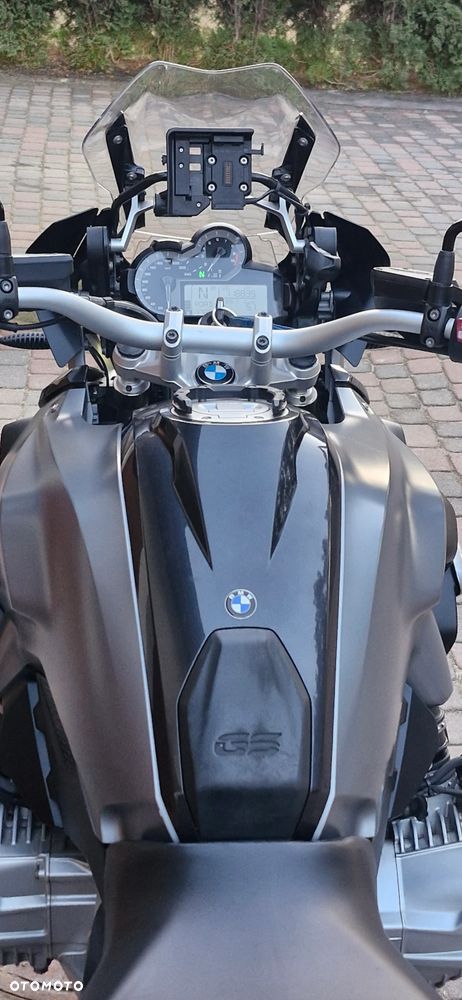 BMW R - 8