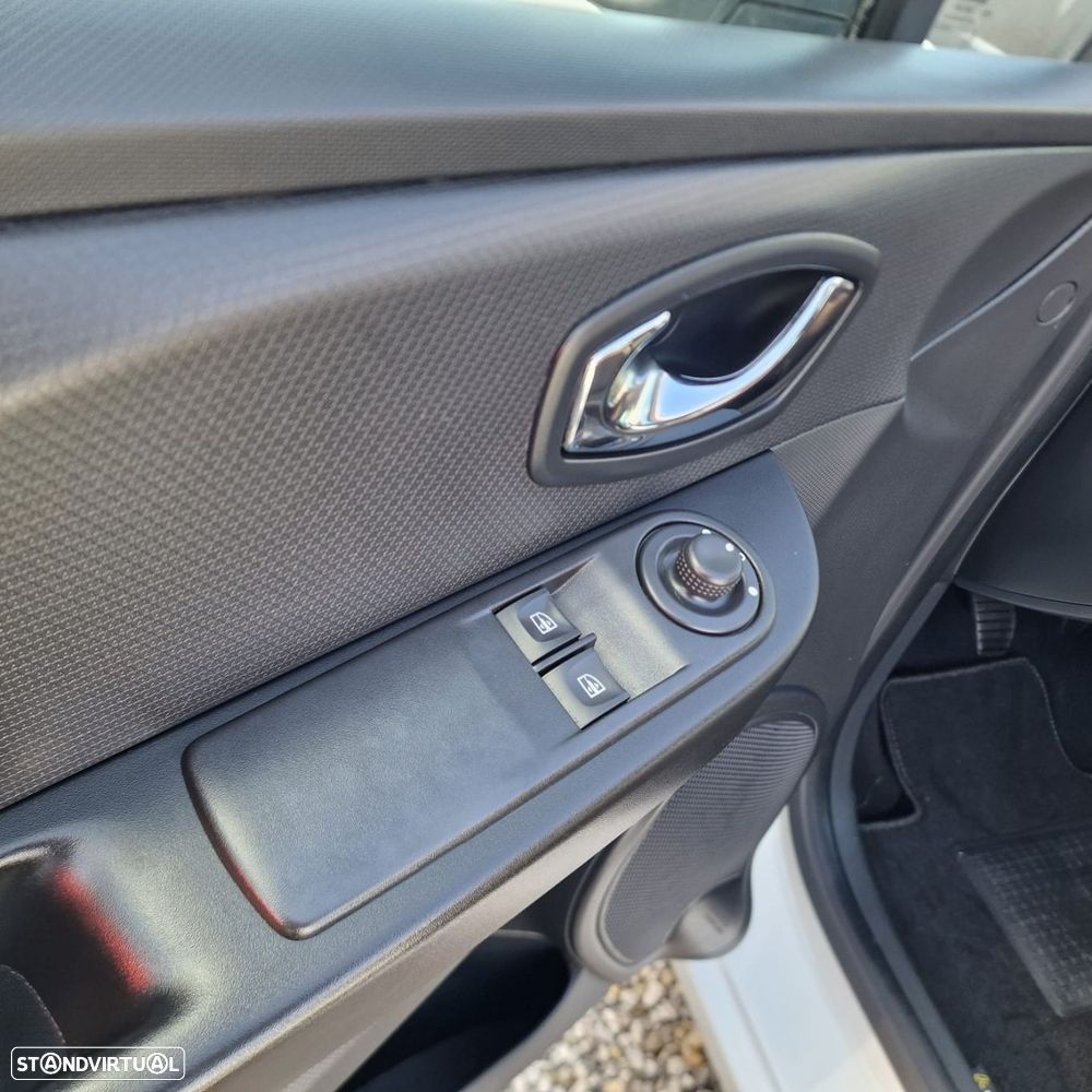 Renault Clio 0.9 TCE Dynamique S - 17