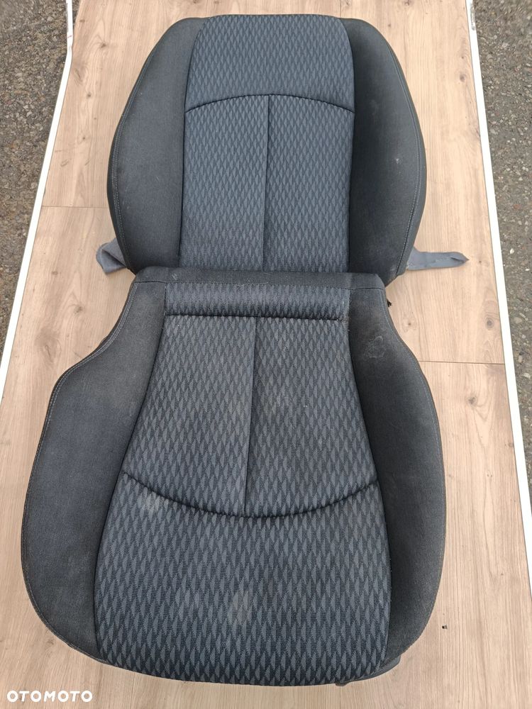 MERCEDES W211 FOTEL PRAWY MATERIAŁ ELEGANCE - 1