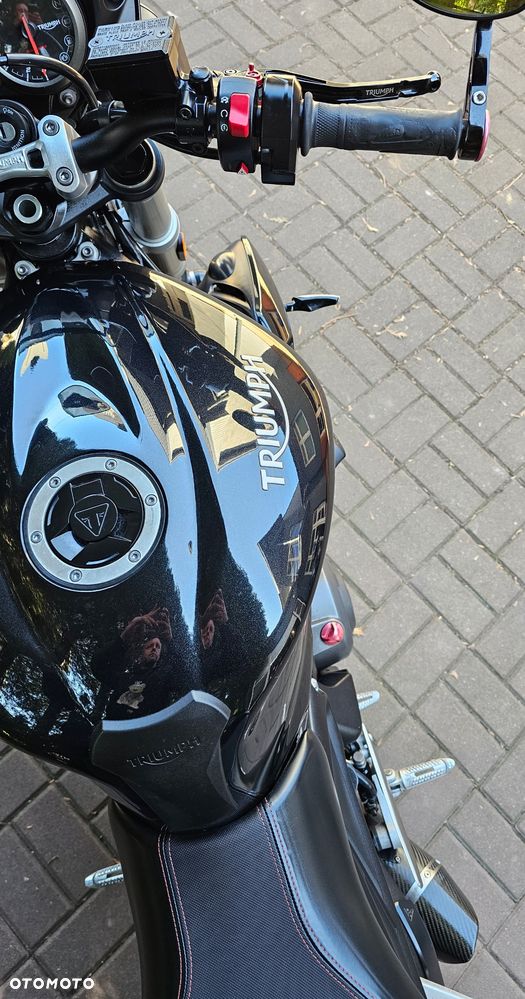 Triumph Street Triple - 17