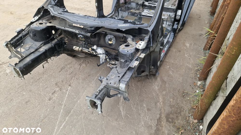 FORD FOCUS MK3 PODŁUŻNICA ĆWIARTKA LEWY PRZÓD - 1