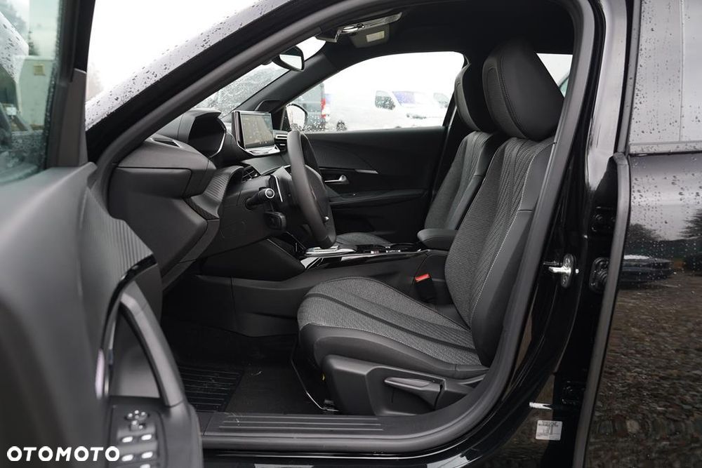 Peugeot 2008 PureTech mHEV Allure e-DCS6 - 12