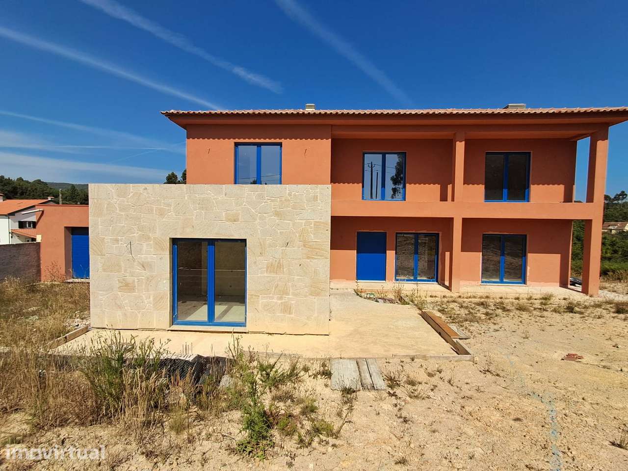 Moradia T4 inserida em 1.320 m² de terreno, a 4 minutos da praia - Grande imagem: 4/50