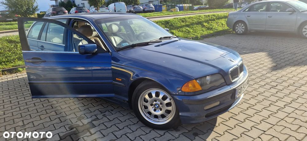 BMW Seria 3 320i - 15