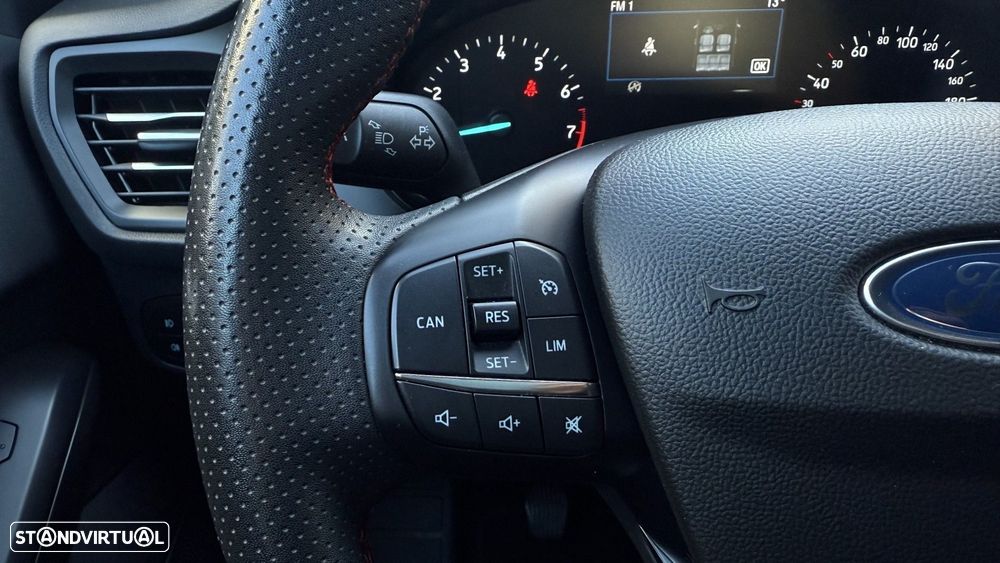 Ford Focus 1.0 EcoBoost MHEV ST-Line - 24