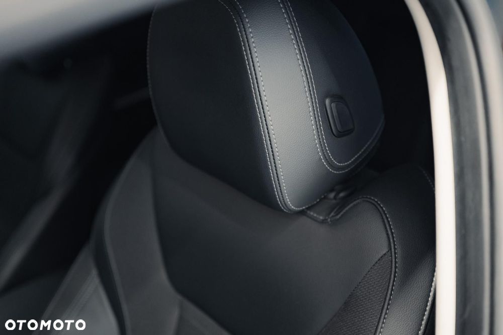BMW Seria 3 330i Advantage - 30