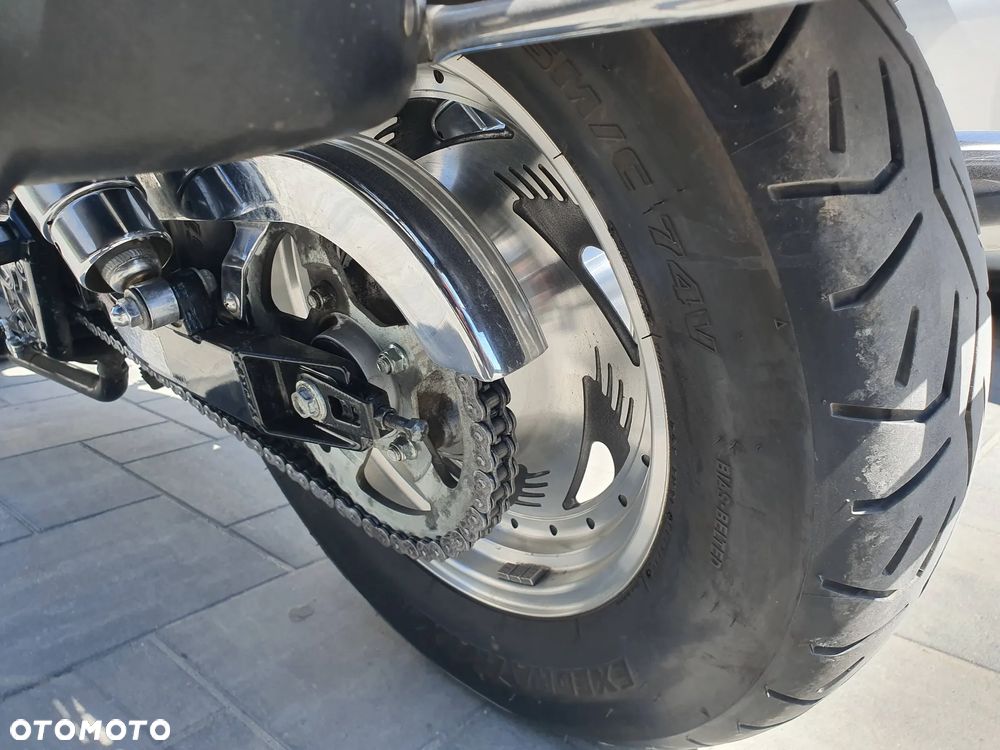 Suzuki Marauder - 12