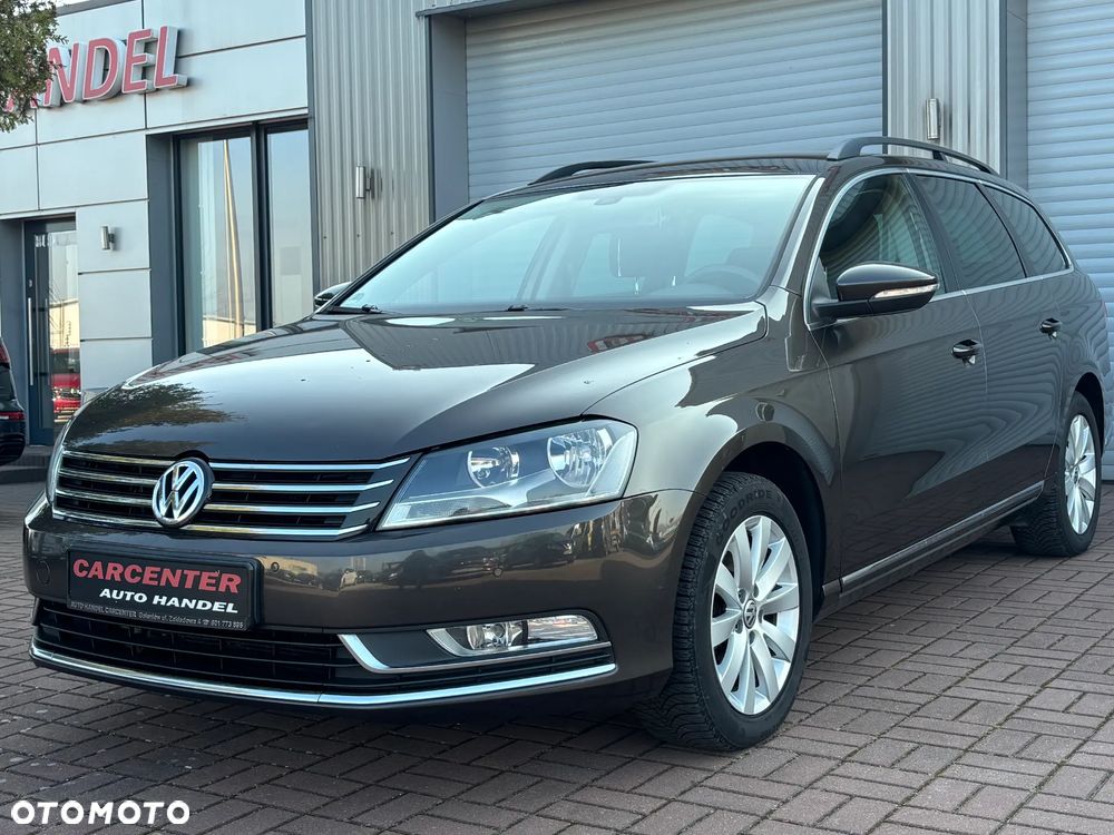 Volkswagen Passat - 1