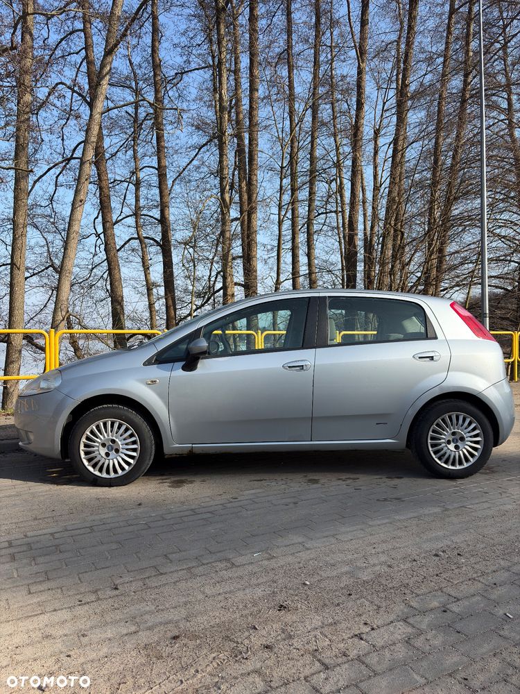 Fiat Grande Punto - 10
