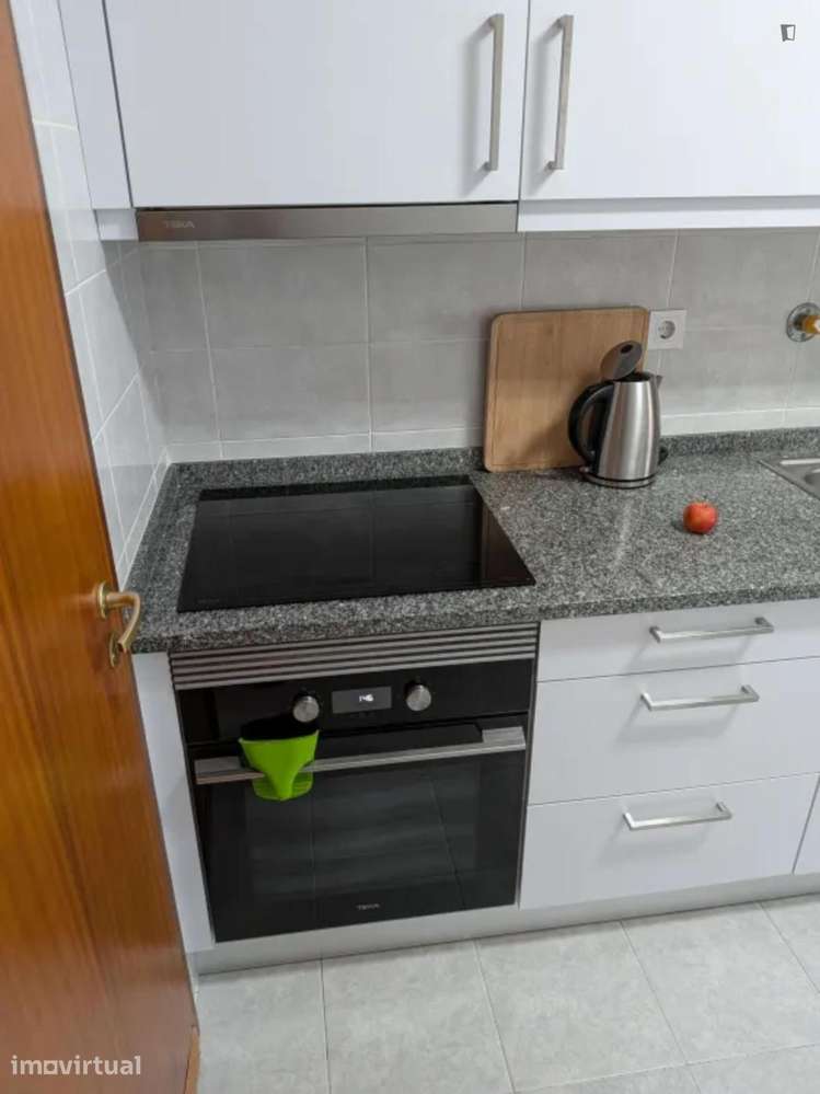 Quarto - localizado em Campanhã Porto - Grande imagem: 3/9