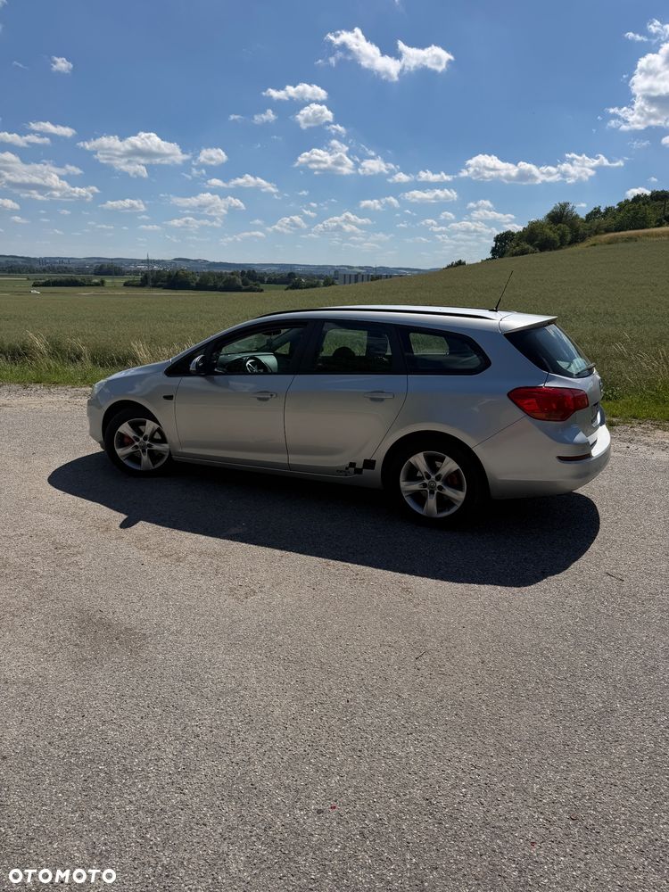 Opel Astra 1.7 CDTI DPF Design Edition - 1