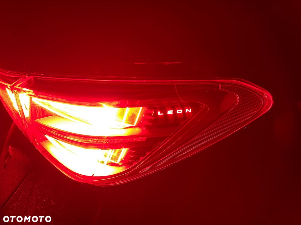 Cupra Leon Sportstourer 2.0 TSI 4Drive DSG VZ - 35