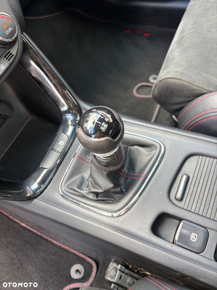 Kia Ceed 1.6 T-GDI GT - 20