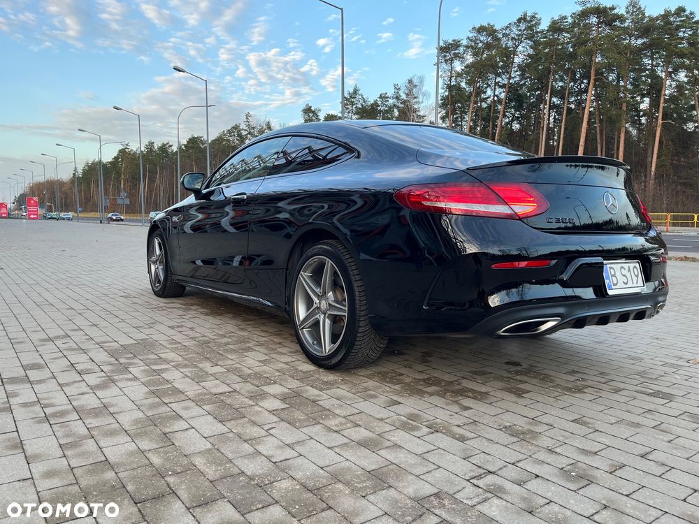 Mercedes-Benz Klasa C 300 Coupe 7G-TRONIC AMG Line - 29