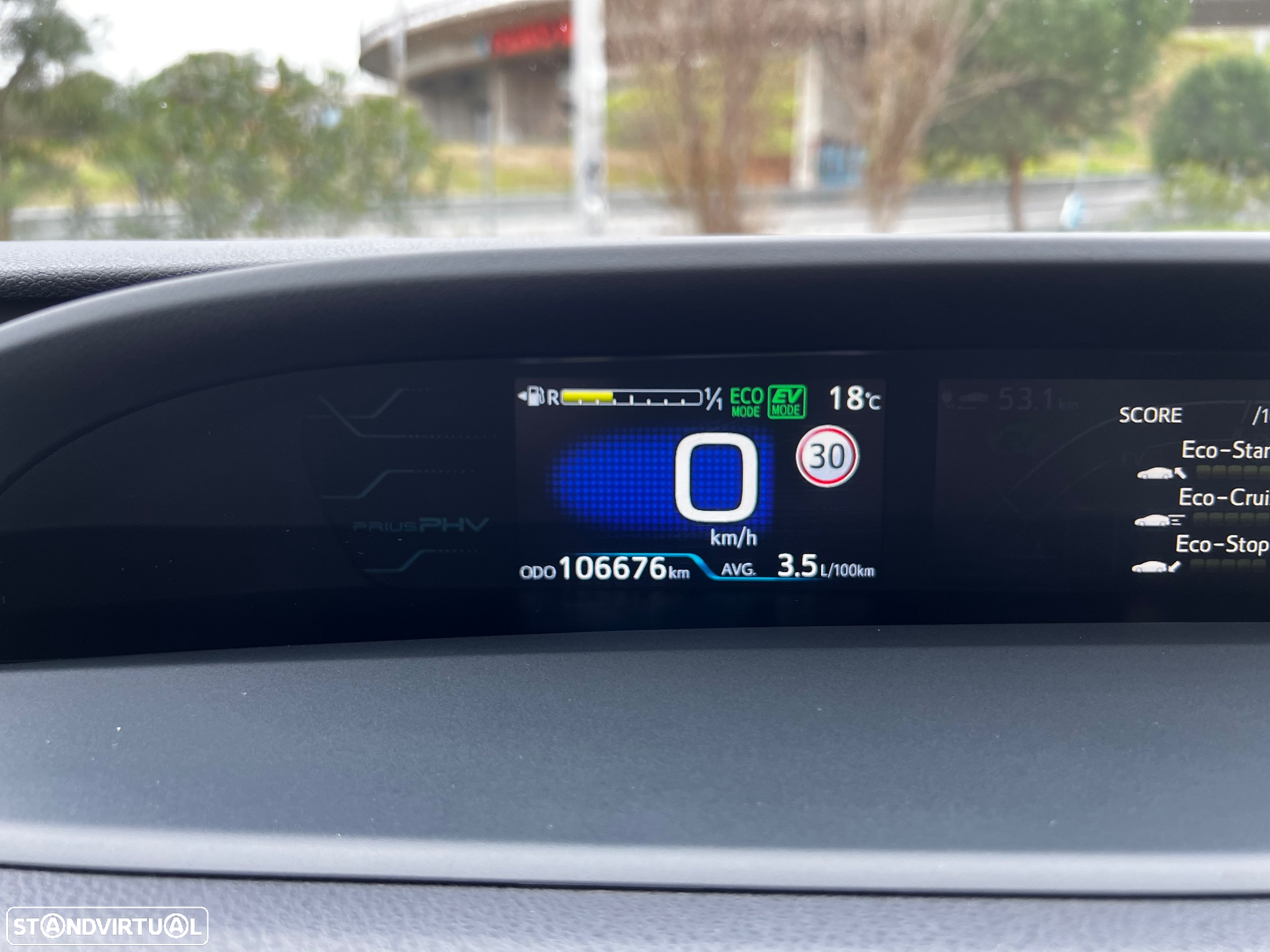 Toyota Prius 1.8 Plug-In Luxury Pele - 21