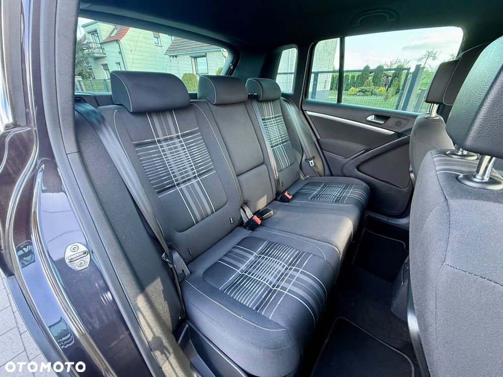 Volkswagen Tiguan 2.0 TDI DPF BlueMotion Technology Lounge Sport & Style - 18