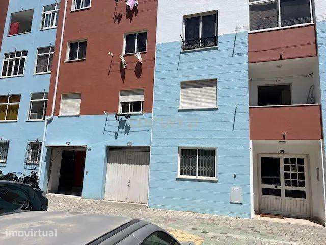 Garagem/Armazém para Venda  90m² com WC e Extração de Fumos - Grande imagem: 4/7