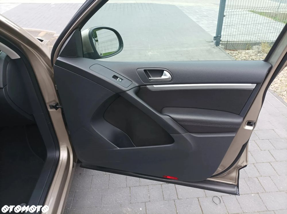 Volkswagen Tiguan 1.4 TSI 4Motion Exclusive - 29