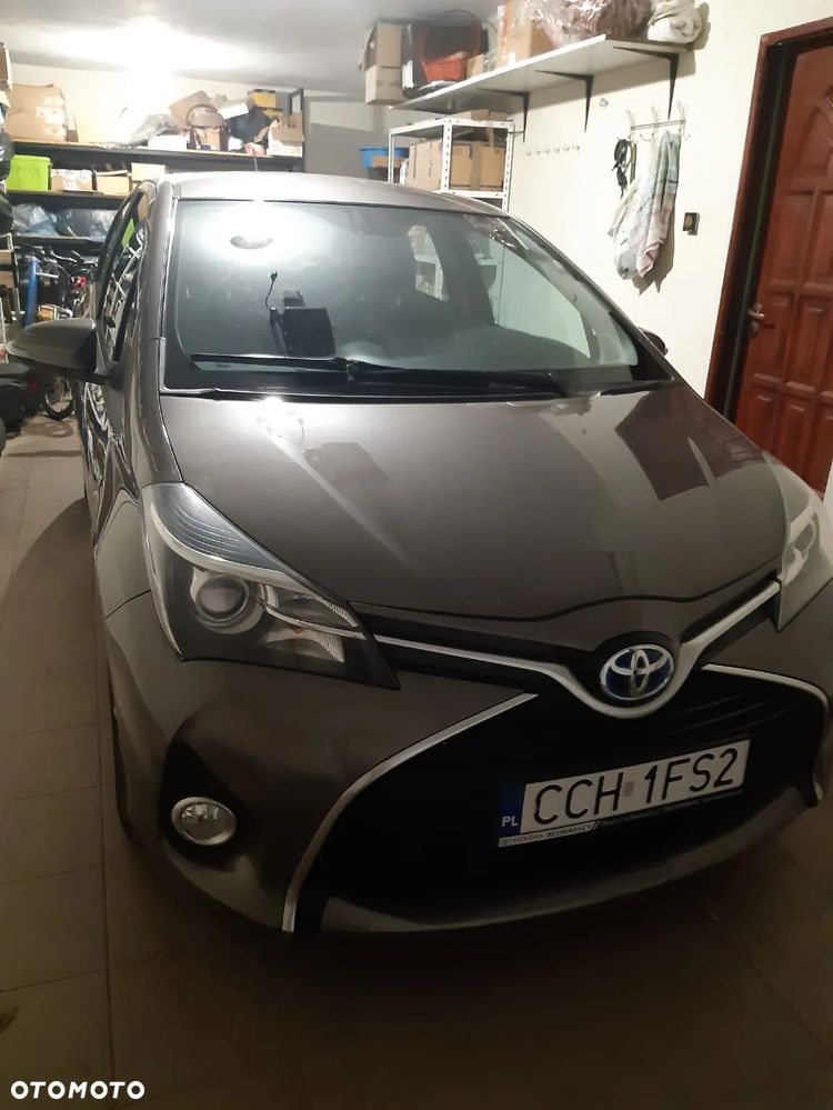 Toyota Yaris Hybrid 100 Dynamic - 3