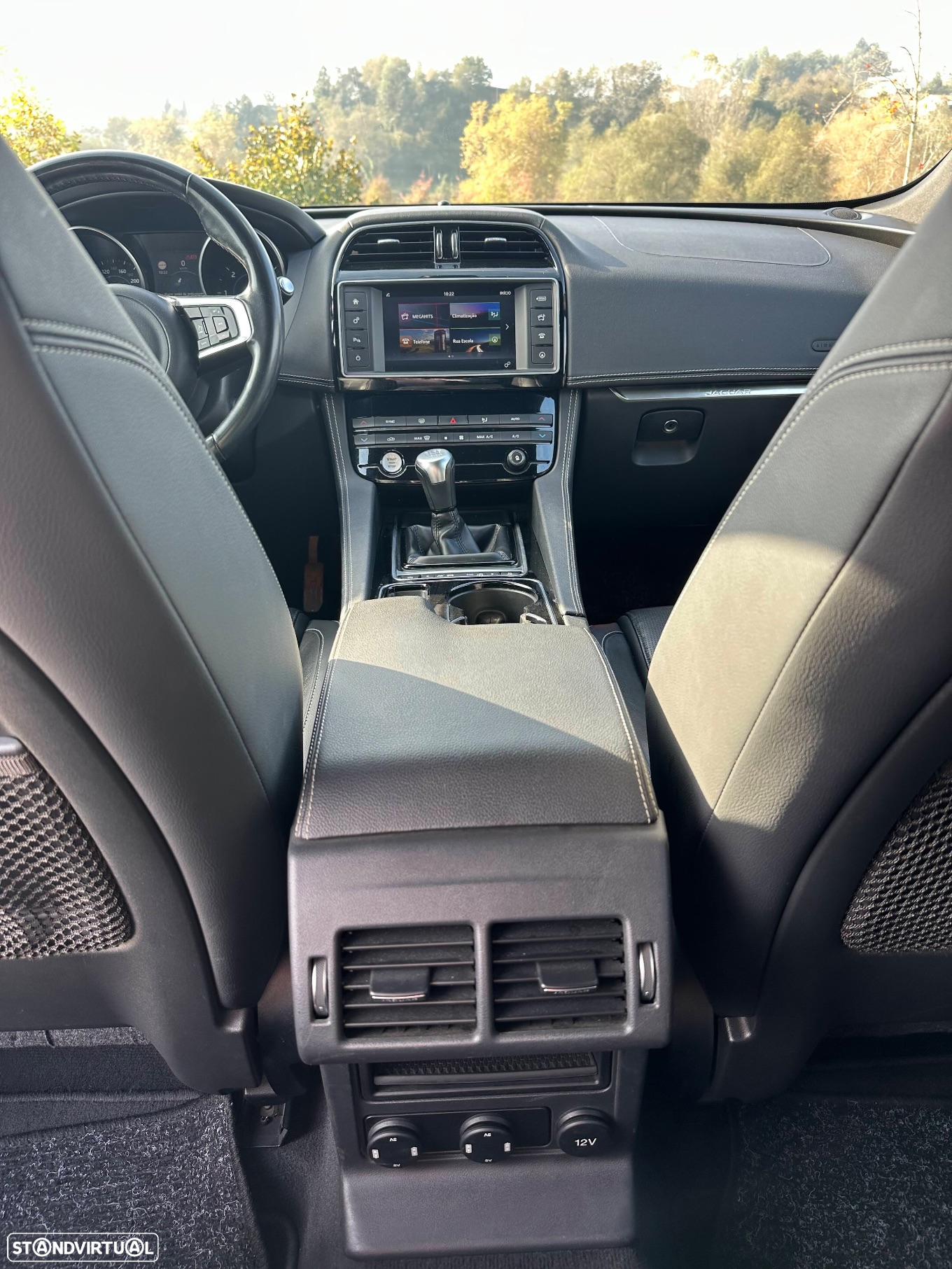 Jaguar F-Pace 2.0 i4D R-Sport - 14