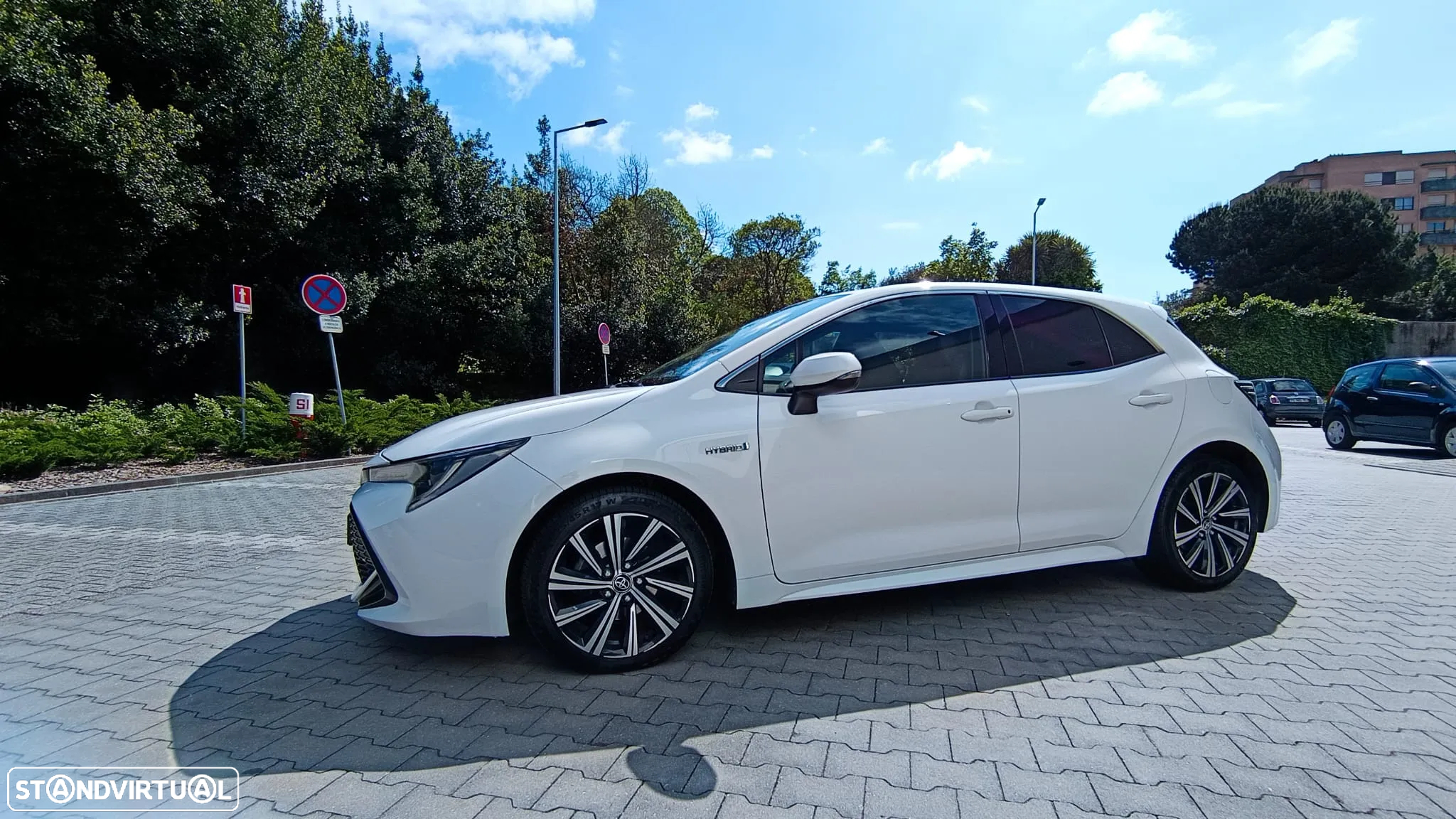Toyota Corolla 1.8 Hybrid Exclusive - 6