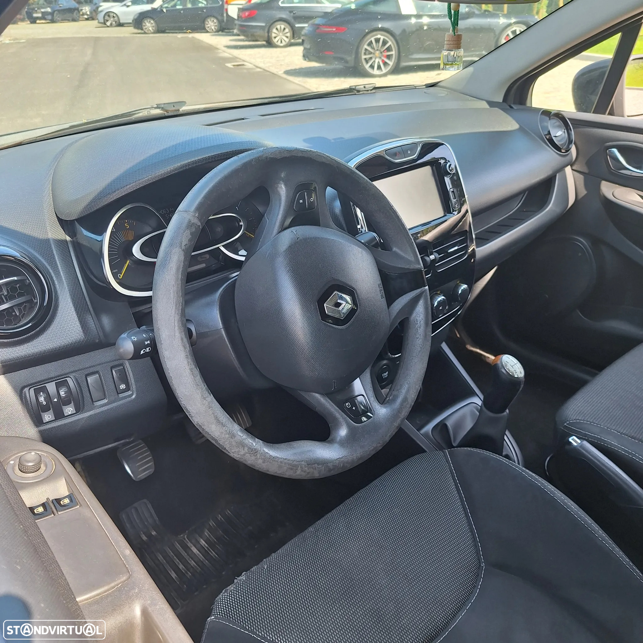 Renault Clio - 12