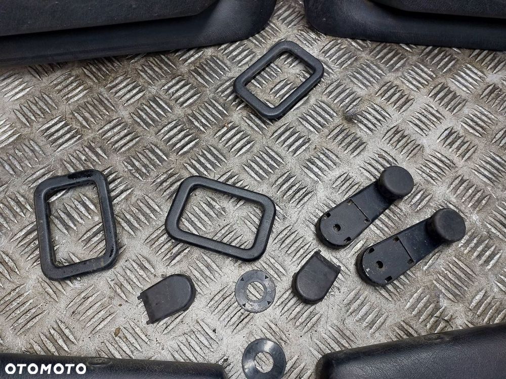 BOCZEK BOCZKI DRZWI KOMPLET BMW E30 KOMBI TOURING - 13