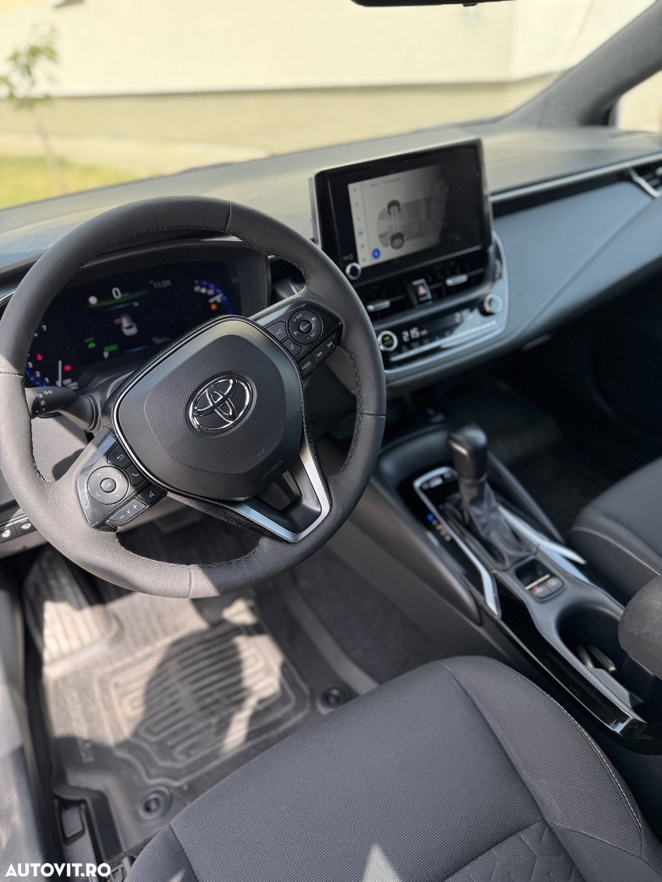 Toyota Corolla 1.8 HSD Business - 18