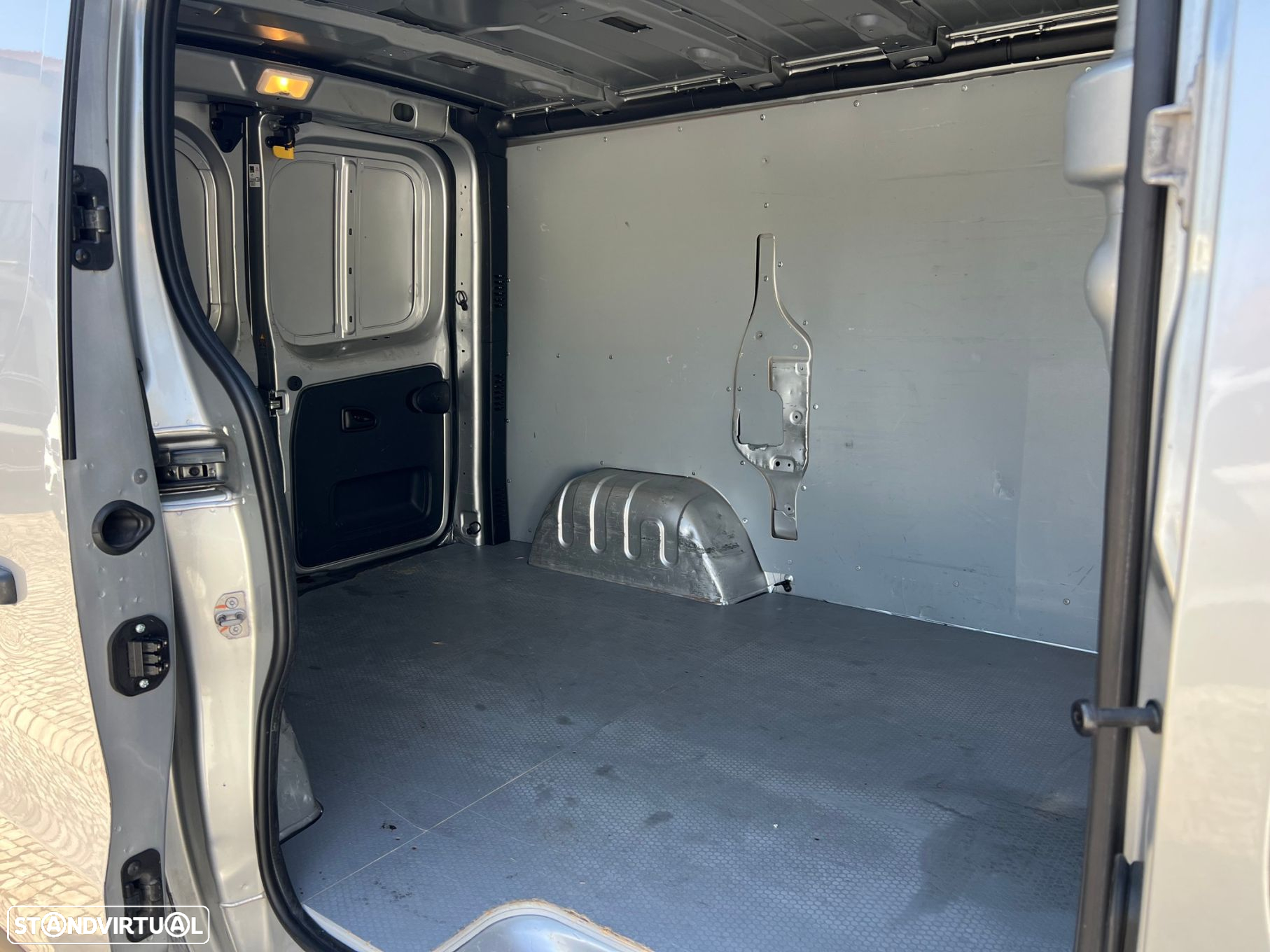 Opel Vivaro 1.6 CDTi L1H1 2.7T - 10