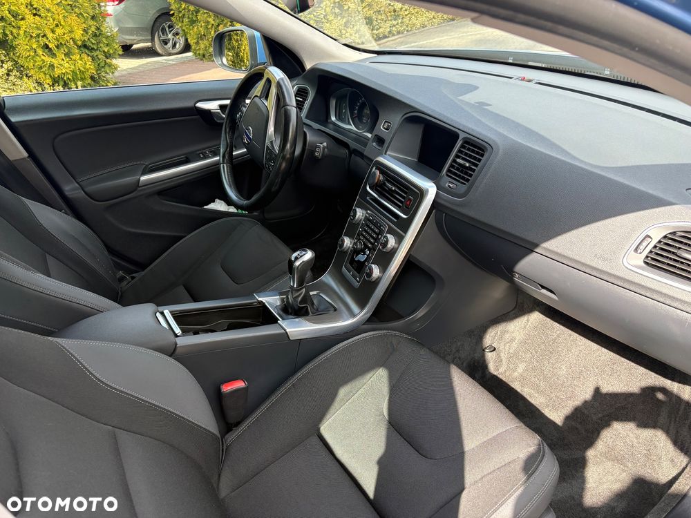 Volvo V60 D4 Drive-E Momentum - 18