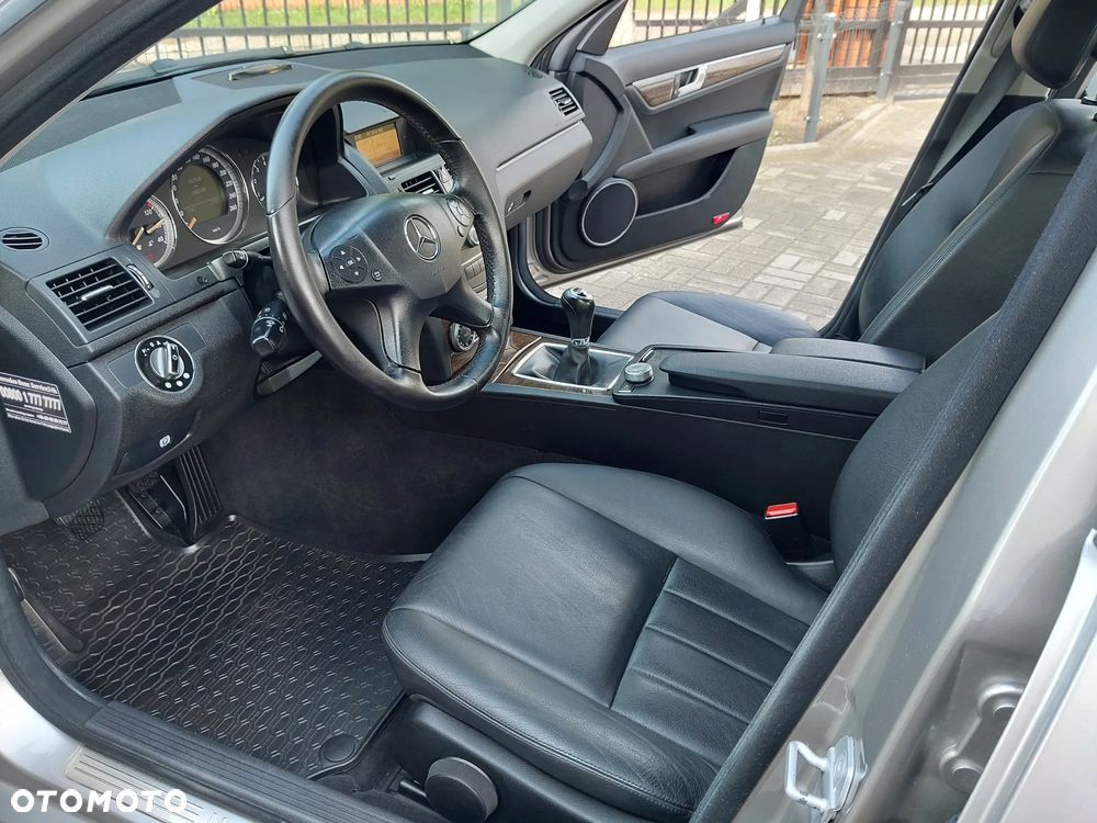 Mercedes-Benz Klasa C 280 Elegance Sport Edition + - 27