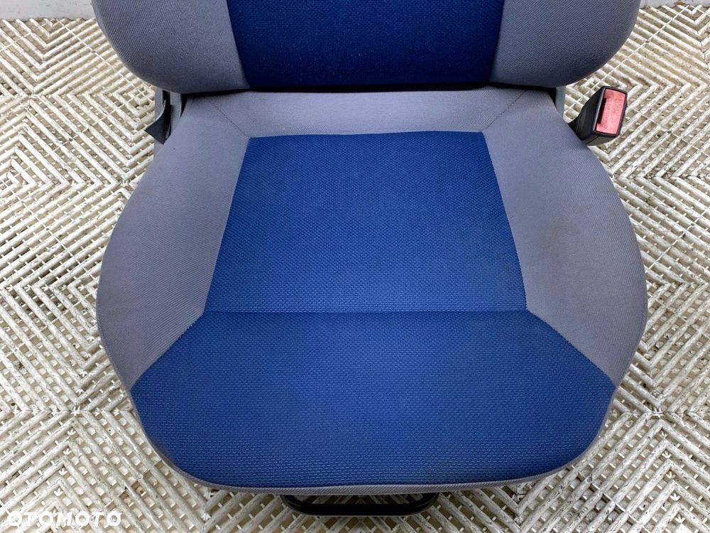 FOTEL PRAWY PRZÓD  OPEL ASTRA H Kombi (A04) 2004 - 2014 1.7 CDTI (L35) 74 kW [101 KM] olej - 3