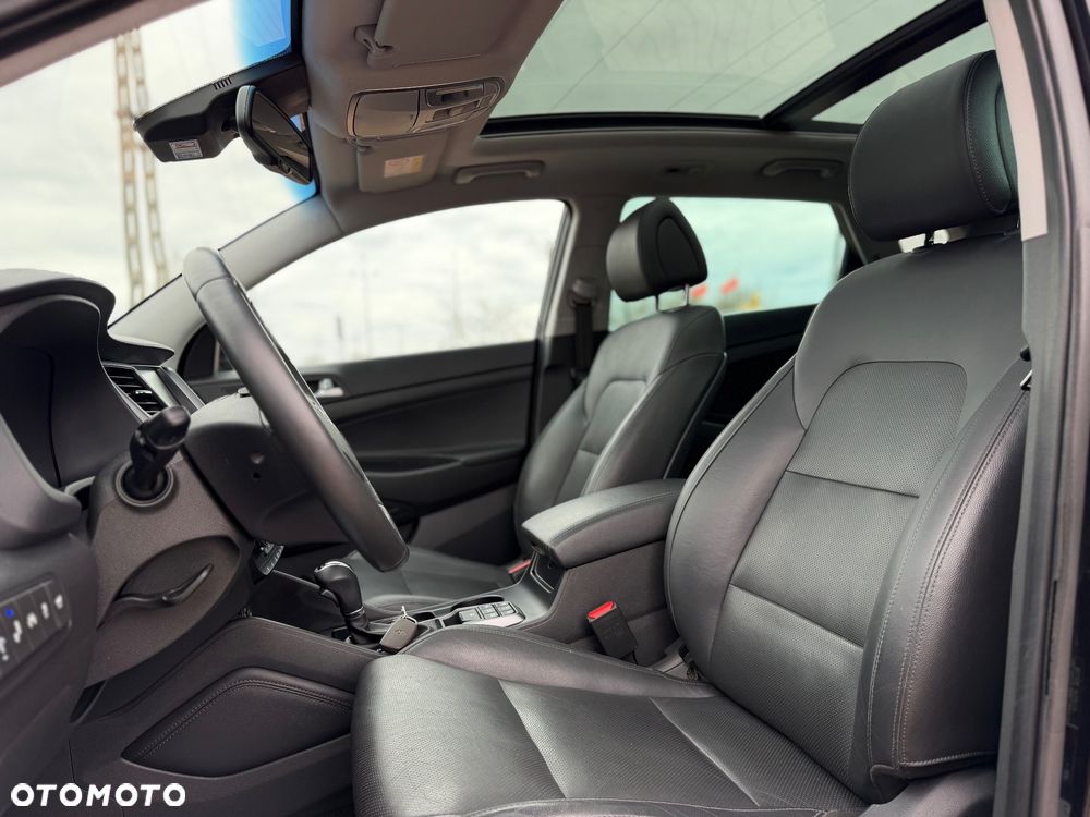 Hyundai Tucson 2.0 CRDI 4WD Automatik Premium - 27