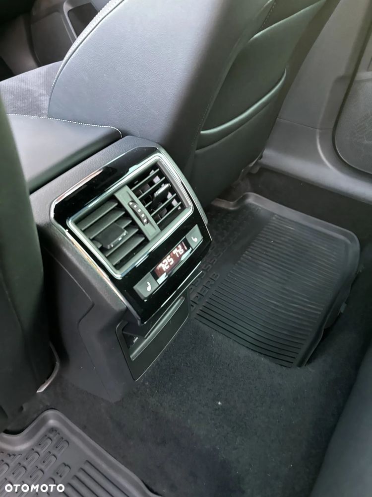 Skoda Superb 2.0 TDI SCR Sportline DSG - 20