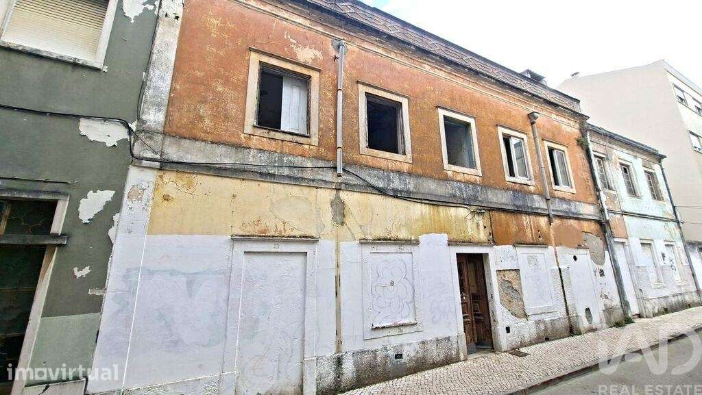 Prédio em Caldas da Rainha - Nossa Senhora do Pópulo, Coto e São Gregó - Grande imagem: 2/18