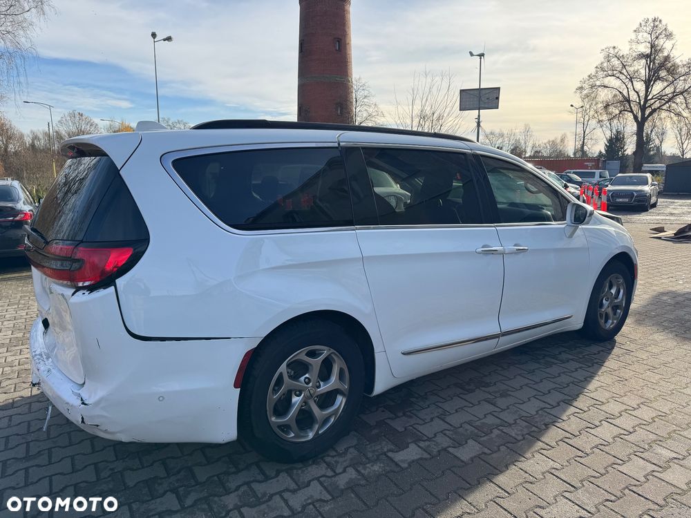 Chrysler Pacifica - 4