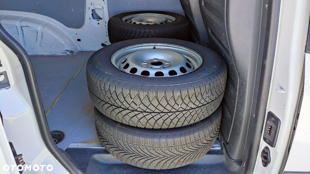 Volkswagen Caddy - 32