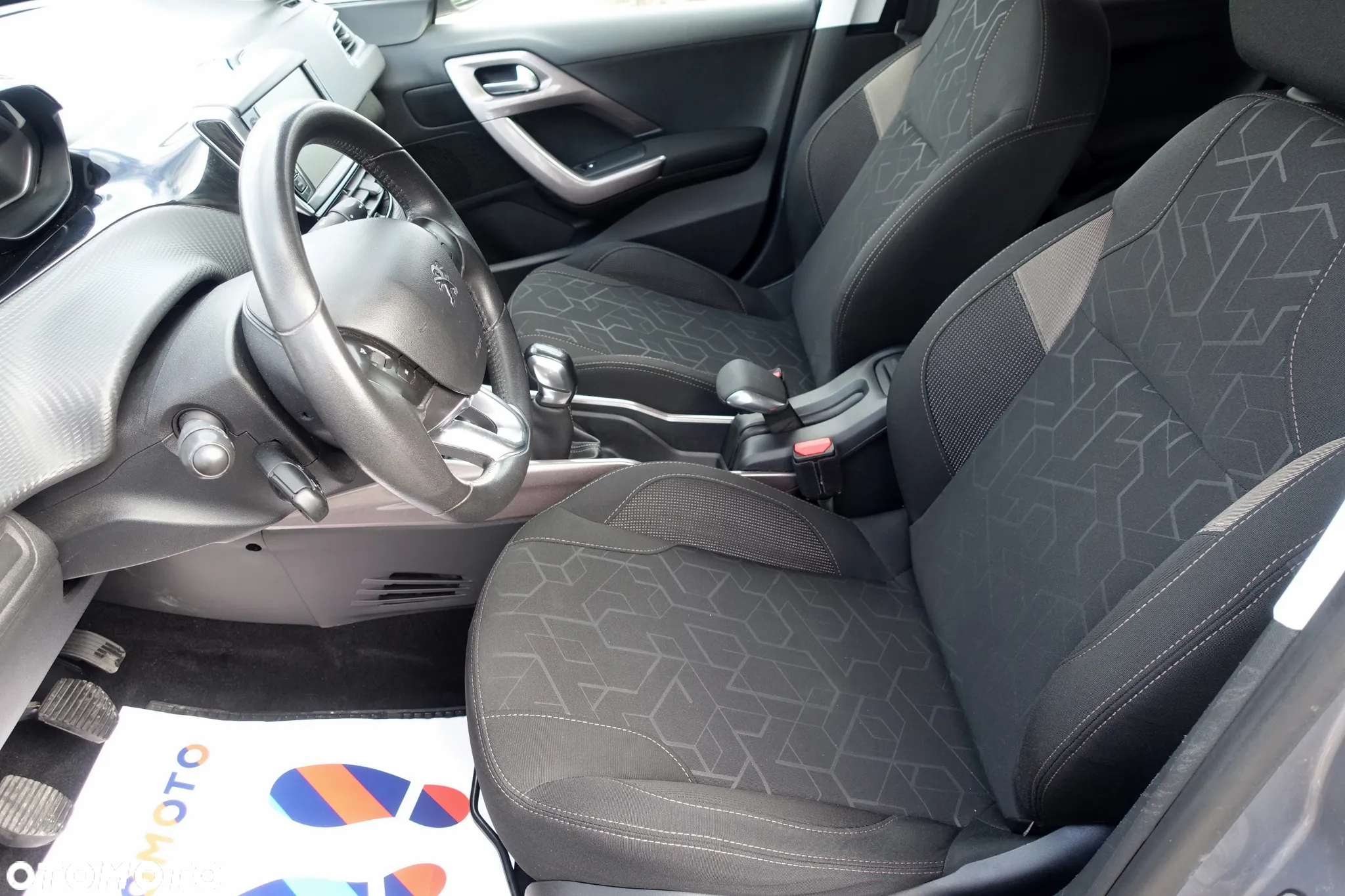 Peugeot 2008 1.2 Pure Tech Style - 13