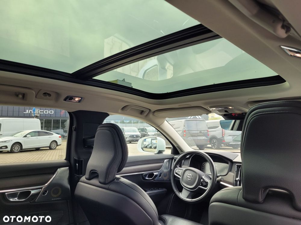 Volvo V90 Cross Country - 28