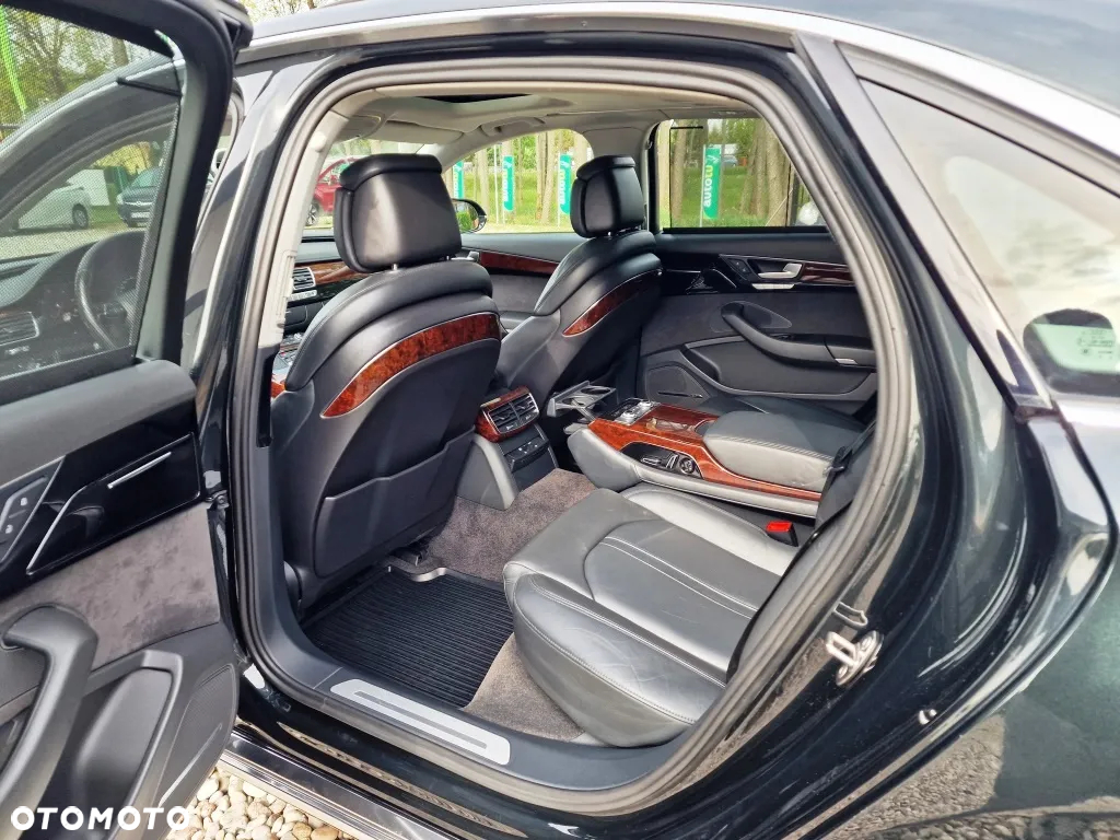 Audi A8 - 8