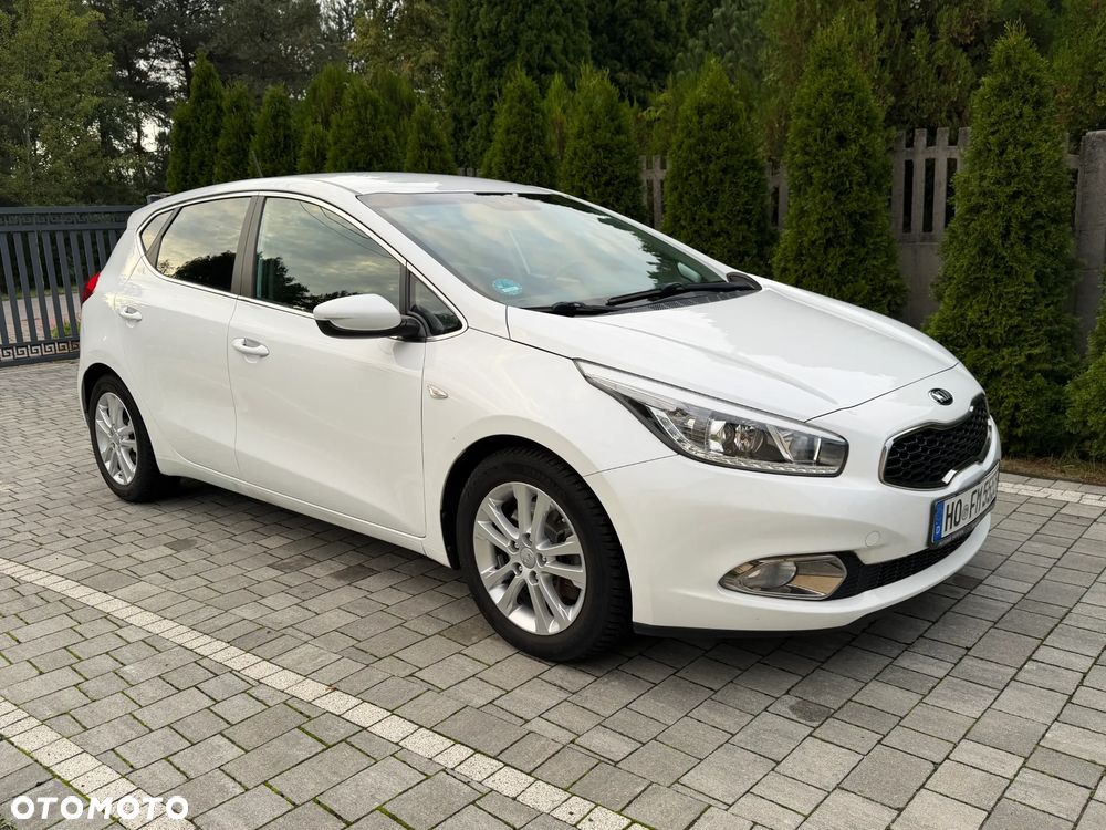 Kia Ceed 1.6 GDI Dream Team Edition - 12