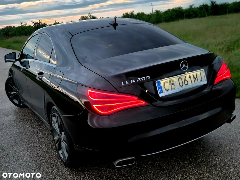 Mercedes-Benz CLA 200 7G-DCT - 19