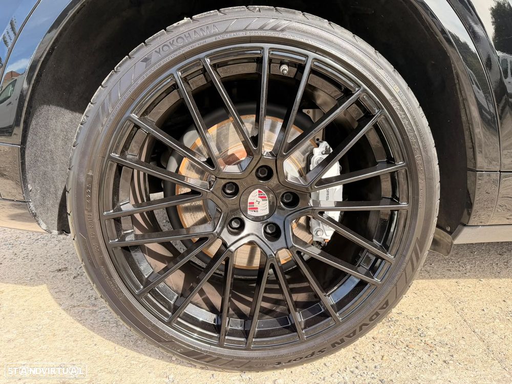 Porsche Cayenne Turbo - 54