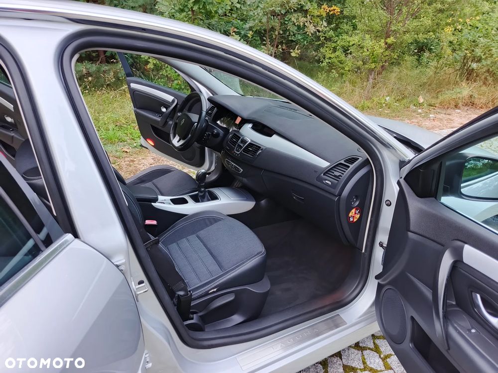 Renault Laguna dCi 150 FAP GT - 12